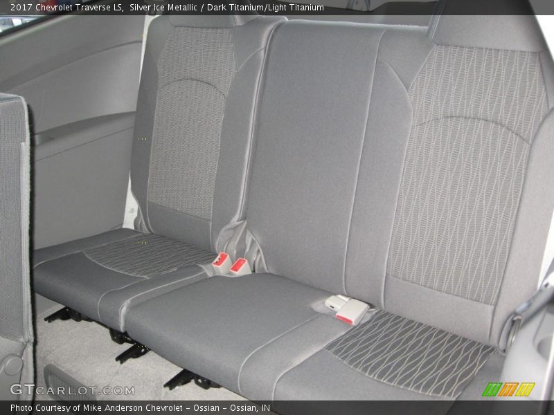 Silver Ice Metallic / Dark Titanium/Light Titanium 2017 Chevrolet Traverse LS