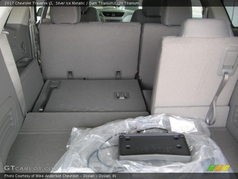 Silver Ice Metallic / Dark Titanium/Light Titanium 2017 Chevrolet Traverse LS