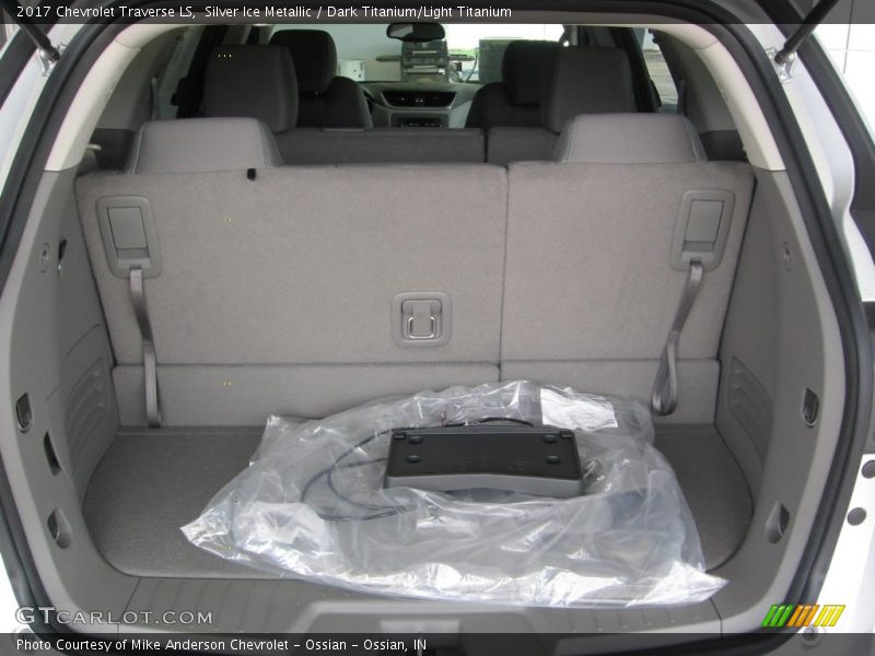 Silver Ice Metallic / Dark Titanium/Light Titanium 2017 Chevrolet Traverse LS