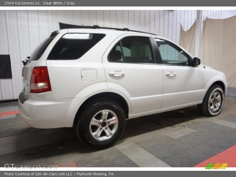 Clear White / Gray 2004 Kia Sorento LX