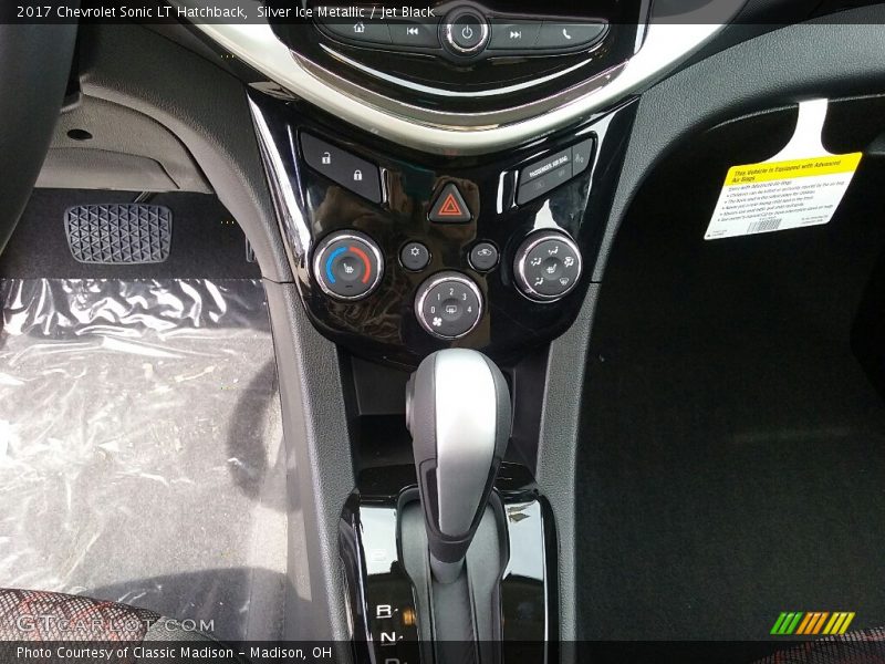 Silver Ice Metallic / Jet Black 2017 Chevrolet Sonic LT Hatchback