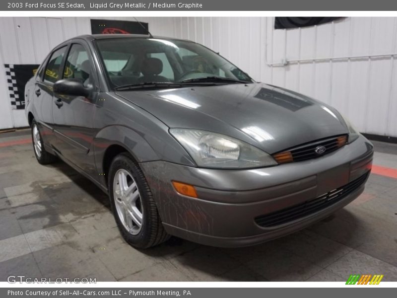 Front 3/4 View of 2003 Focus SE Sedan