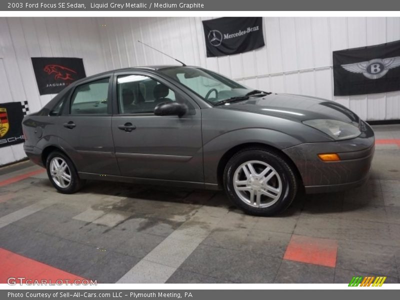 Liquid Grey Metallic / Medium Graphite 2003 Ford Focus SE Sedan