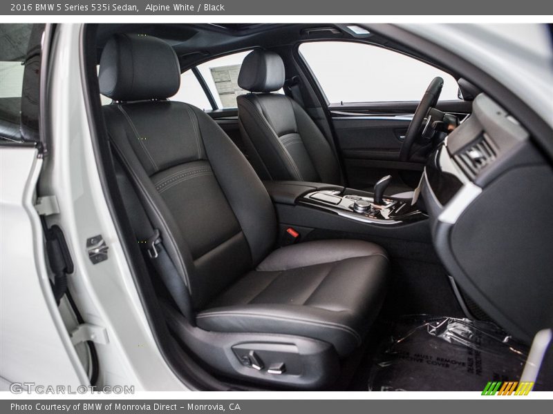 Alpine White / Black 2016 BMW 5 Series 535i Sedan