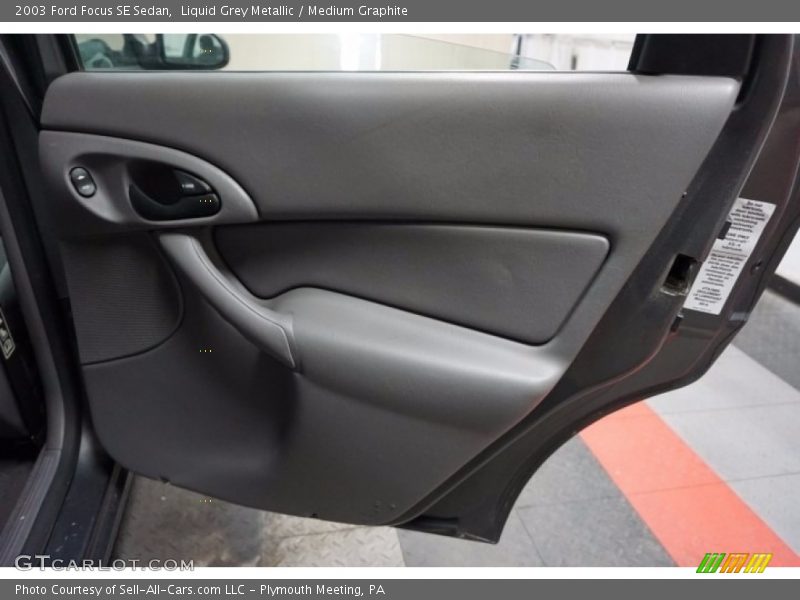 Liquid Grey Metallic / Medium Graphite 2003 Ford Focus SE Sedan