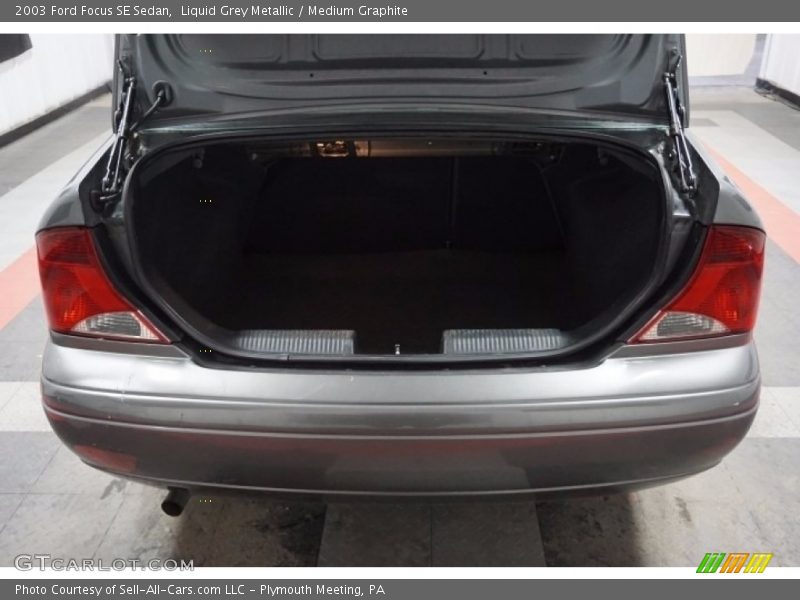 Liquid Grey Metallic / Medium Graphite 2003 Ford Focus SE Sedan
