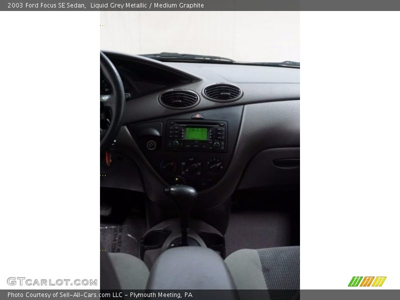 Liquid Grey Metallic / Medium Graphite 2003 Ford Focus SE Sedan