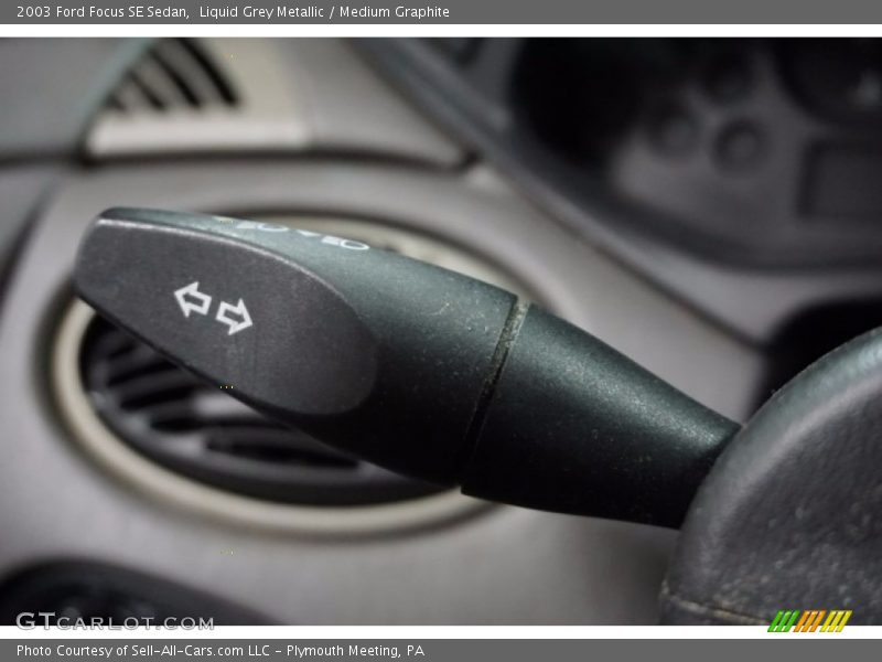 Liquid Grey Metallic / Medium Graphite 2003 Ford Focus SE Sedan