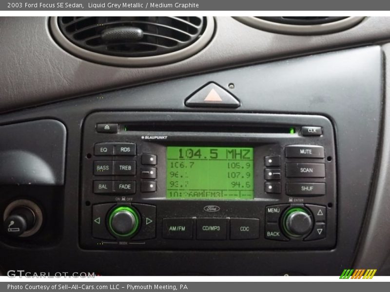 Liquid Grey Metallic / Medium Graphite 2003 Ford Focus SE Sedan