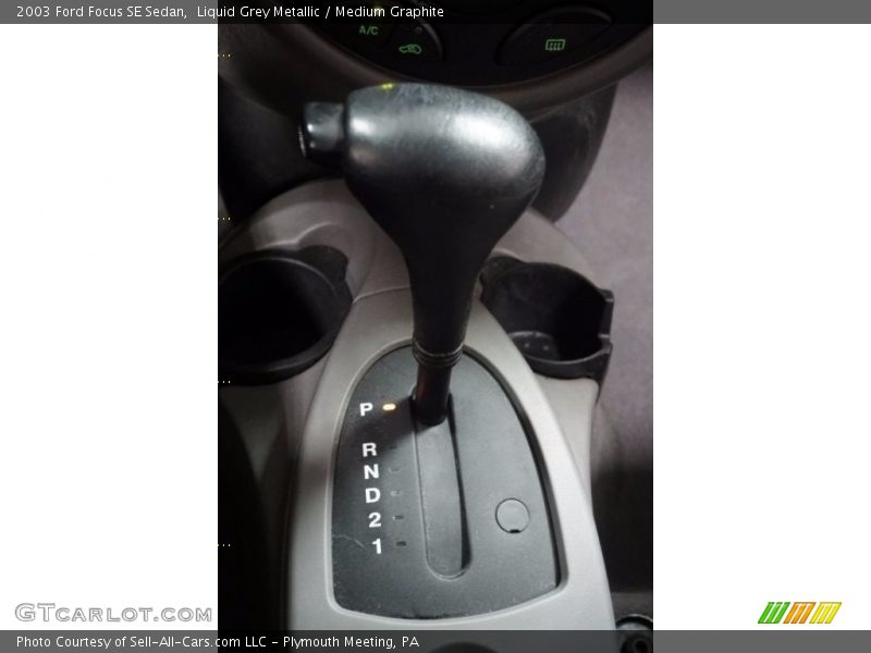 Liquid Grey Metallic / Medium Graphite 2003 Ford Focus SE Sedan