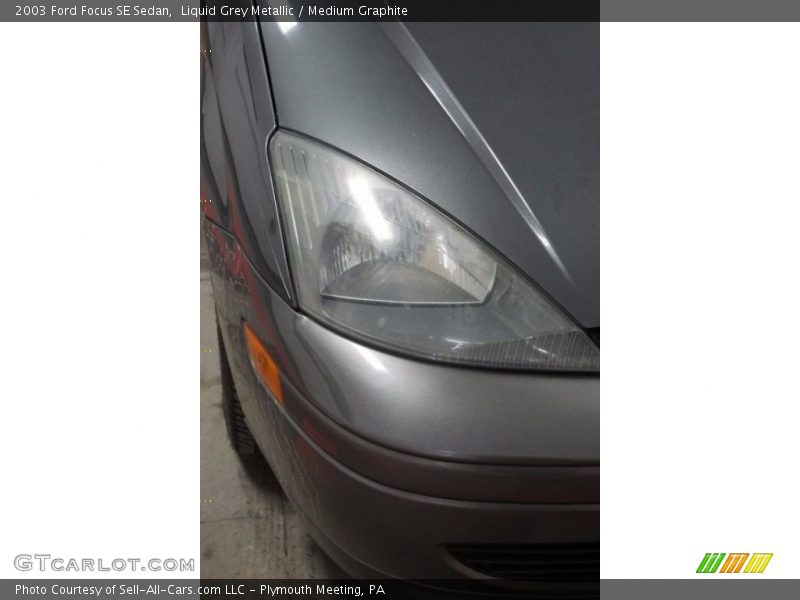 Liquid Grey Metallic / Medium Graphite 2003 Ford Focus SE Sedan