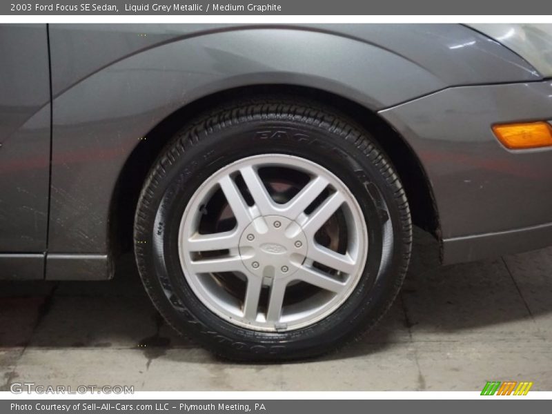 Liquid Grey Metallic / Medium Graphite 2003 Ford Focus SE Sedan