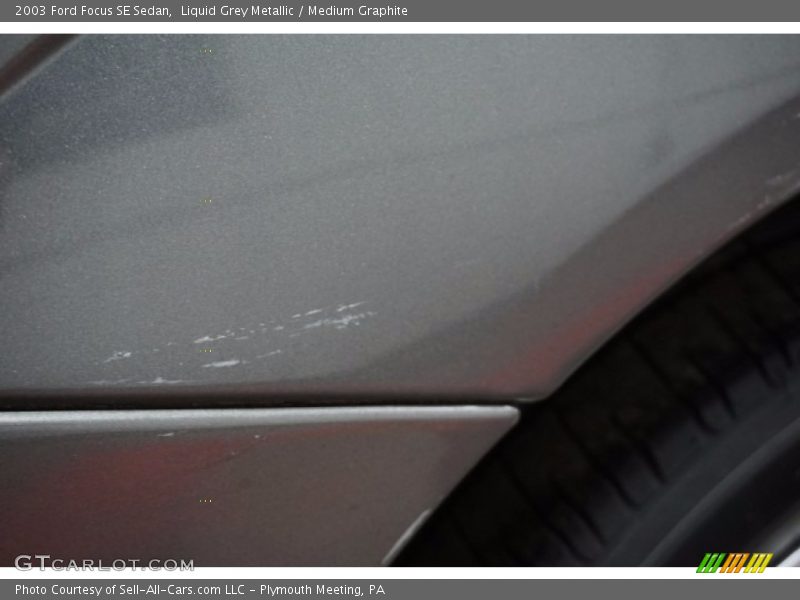 Liquid Grey Metallic / Medium Graphite 2003 Ford Focus SE Sedan