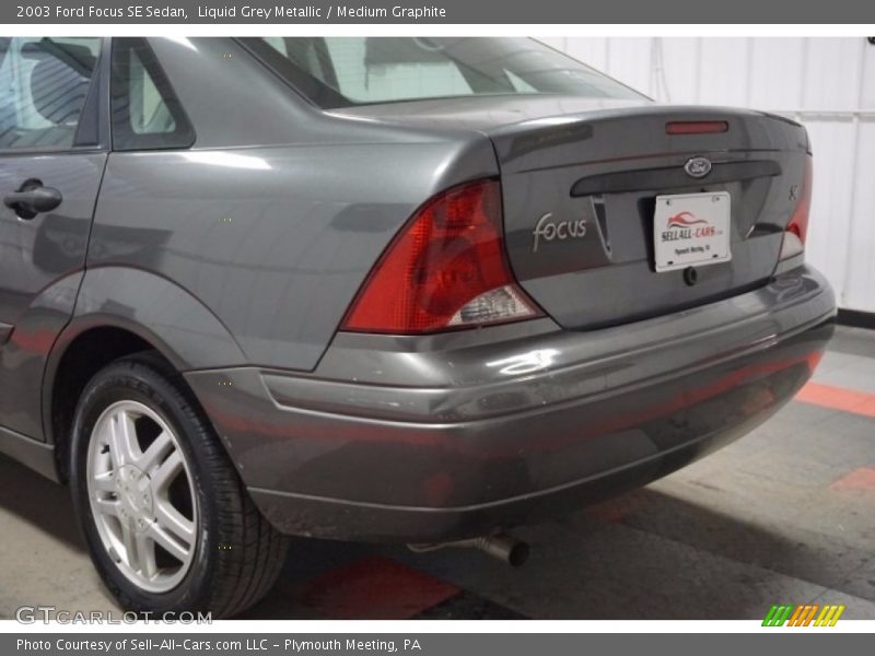 Liquid Grey Metallic / Medium Graphite 2003 Ford Focus SE Sedan