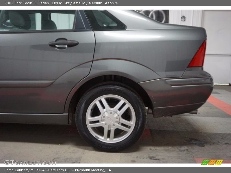 Liquid Grey Metallic / Medium Graphite 2003 Ford Focus SE Sedan