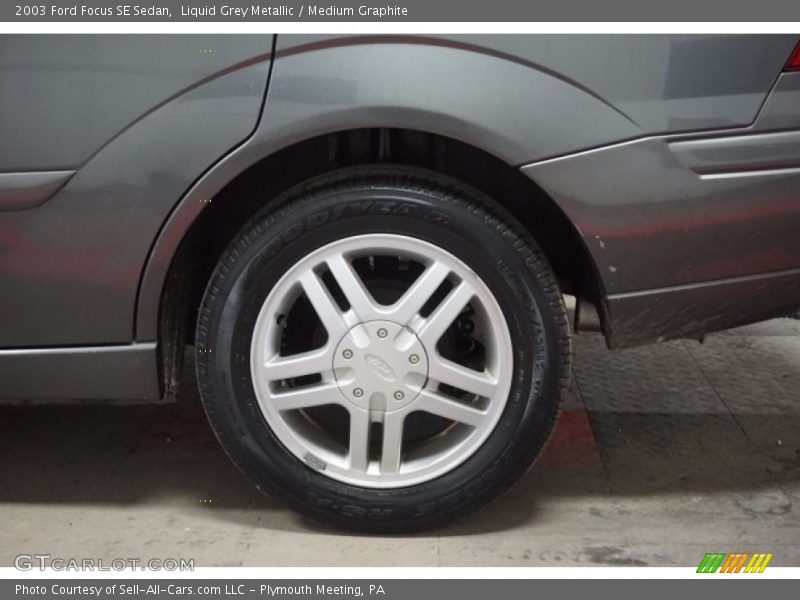 Liquid Grey Metallic / Medium Graphite 2003 Ford Focus SE Sedan