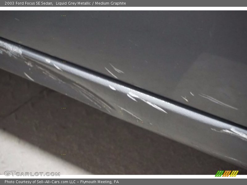 Liquid Grey Metallic / Medium Graphite 2003 Ford Focus SE Sedan