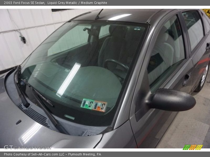 Liquid Grey Metallic / Medium Graphite 2003 Ford Focus SE Sedan