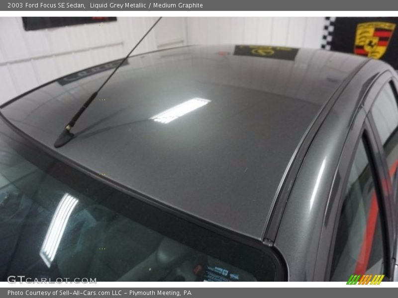 Liquid Grey Metallic / Medium Graphite 2003 Ford Focus SE Sedan