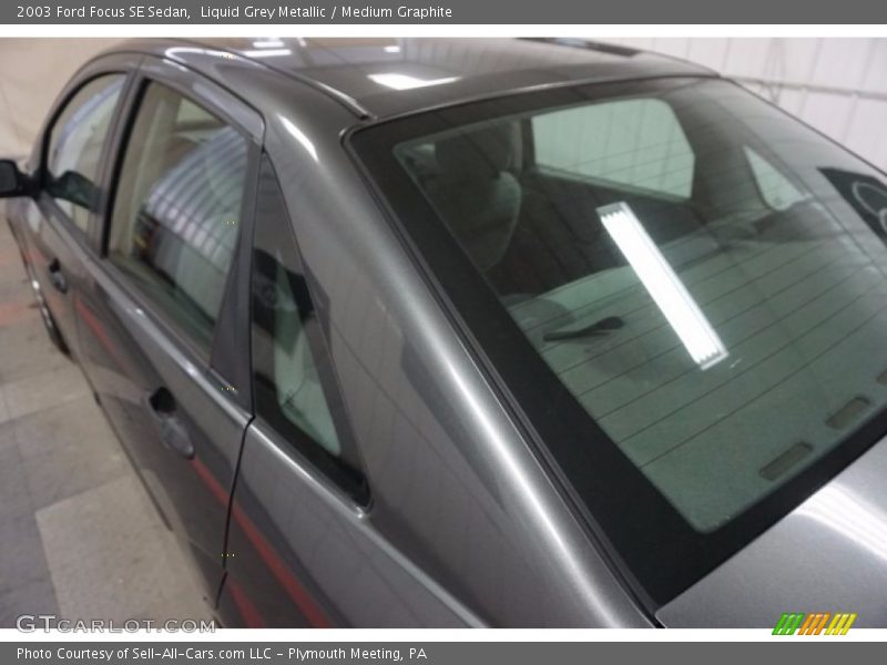Liquid Grey Metallic / Medium Graphite 2003 Ford Focus SE Sedan