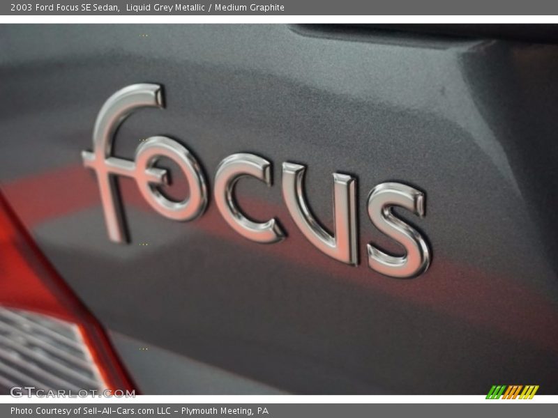 Liquid Grey Metallic / Medium Graphite 2003 Ford Focus SE Sedan