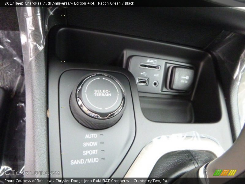 Controls of 2017 Cherokee 75th Anniversary Edition 4x4