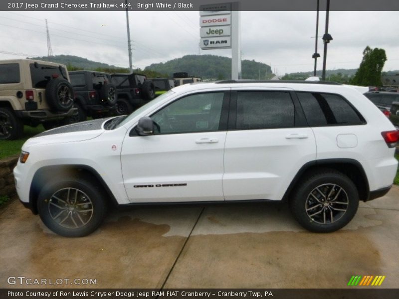  2017 Grand Cherokee Trailhawk 4x4 Bright White