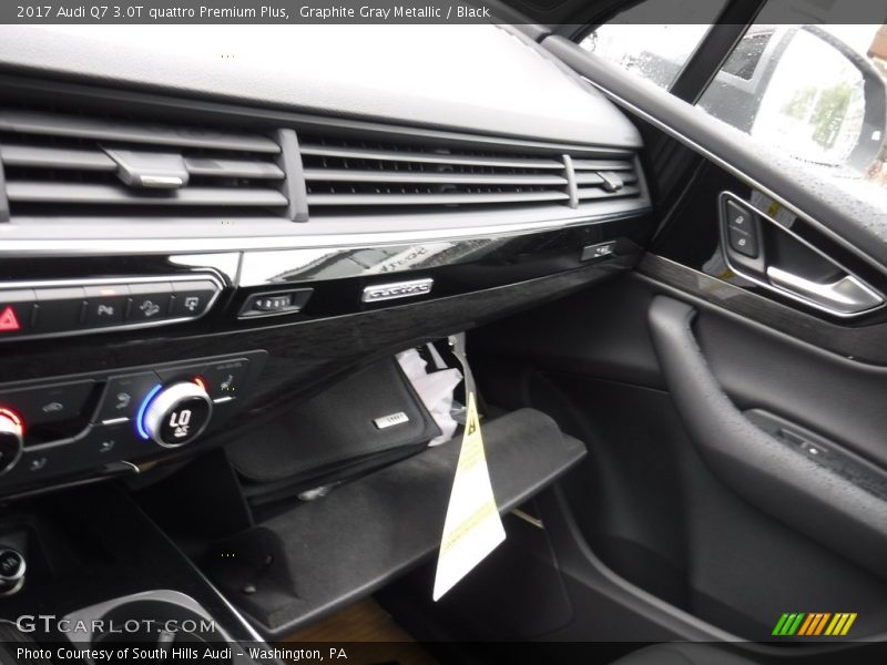 Graphite Gray Metallic / Black 2017 Audi Q7 3.0T quattro Premium Plus