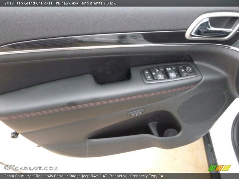 Bright White / Black 2017 Jeep Grand Cherokee Trailhawk 4x4