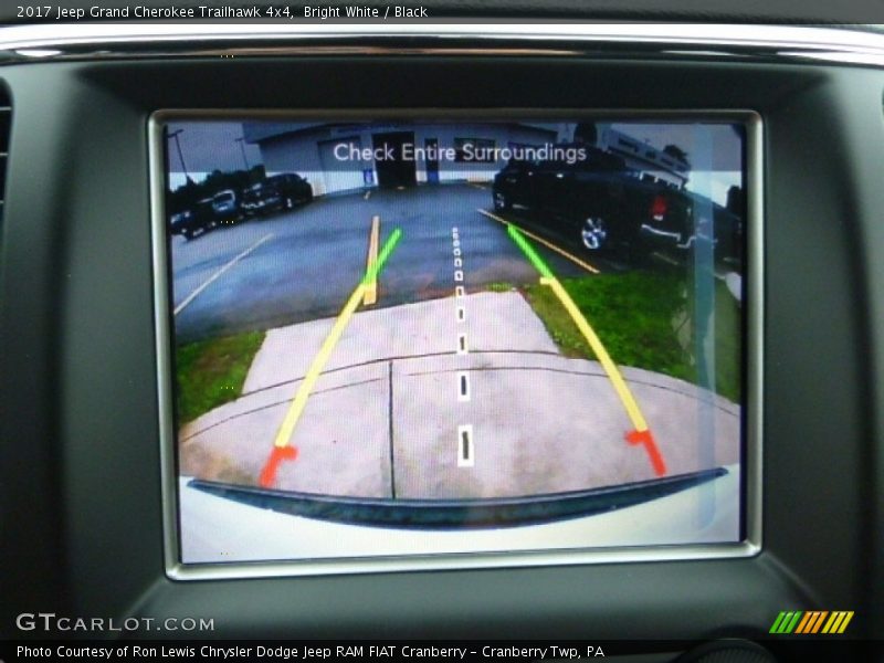 Bright White / Black 2017 Jeep Grand Cherokee Trailhawk 4x4