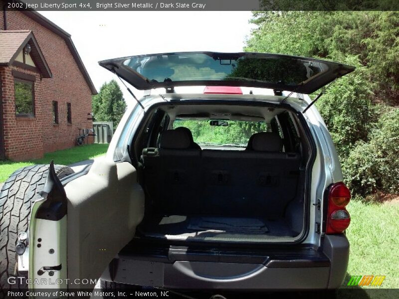 Bright Silver Metallic / Dark Slate Gray 2002 Jeep Liberty Sport 4x4