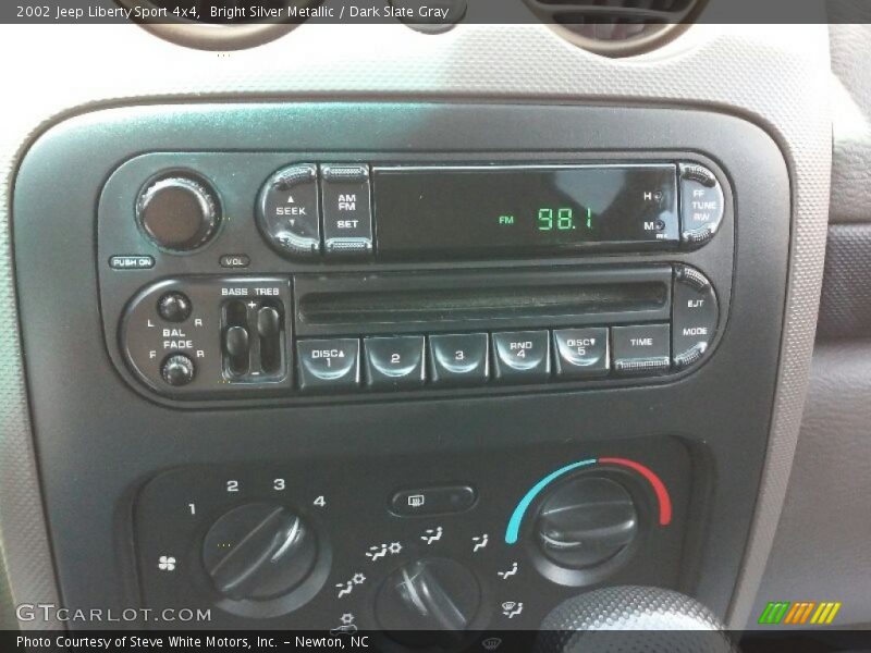 Bright Silver Metallic / Dark Slate Gray 2002 Jeep Liberty Sport 4x4