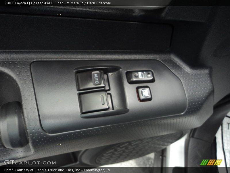 Titanium Metallic / Dark Charcoal 2007 Toyota FJ Cruiser 4WD