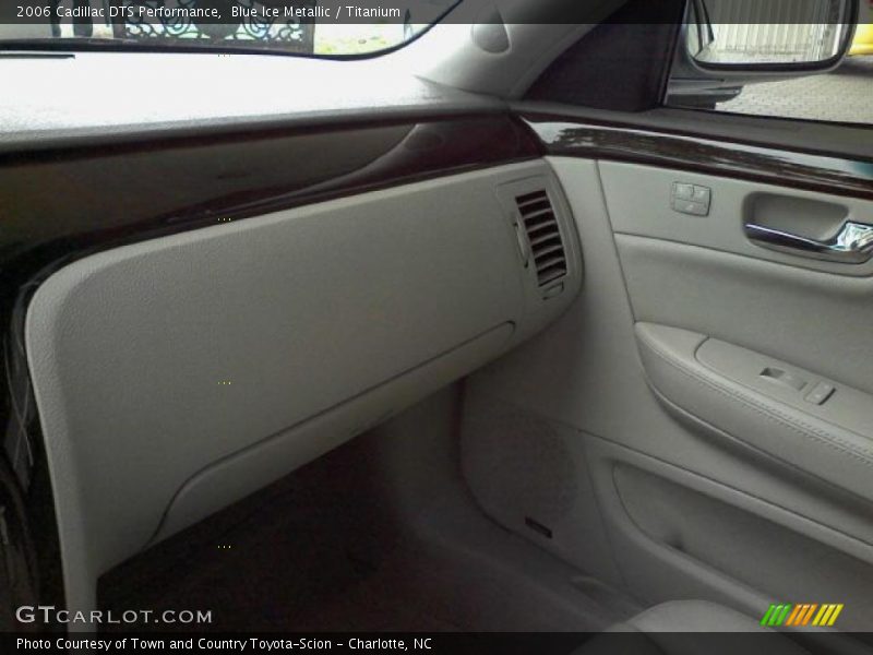 Blue Ice Metallic / Titanium 2006 Cadillac DTS Performance