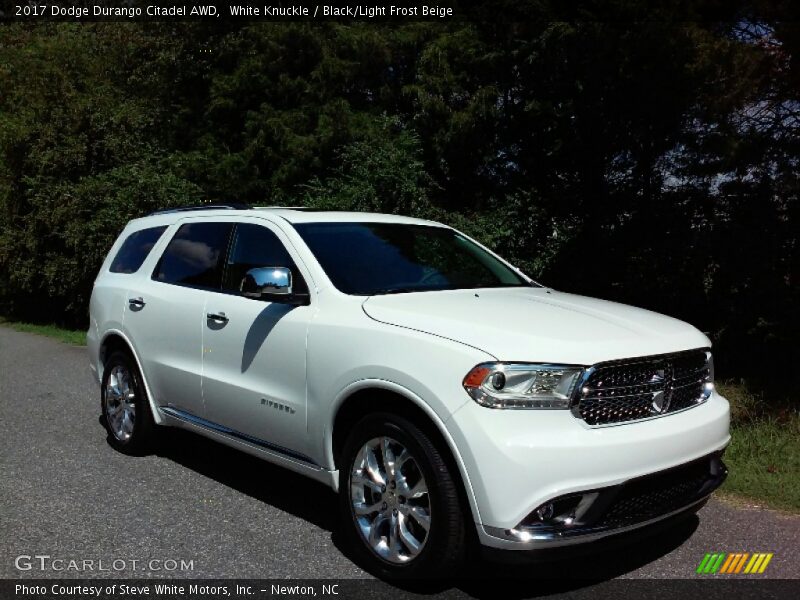 Front 3/4 View of 2017 Durango Citadel AWD