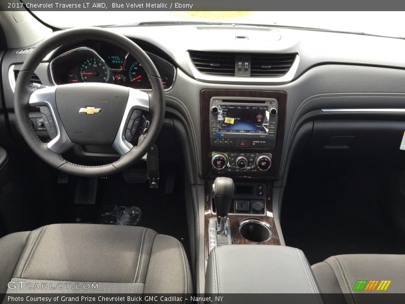 Blue Velvet Metallic / Ebony 2017 Chevrolet Traverse LT AWD