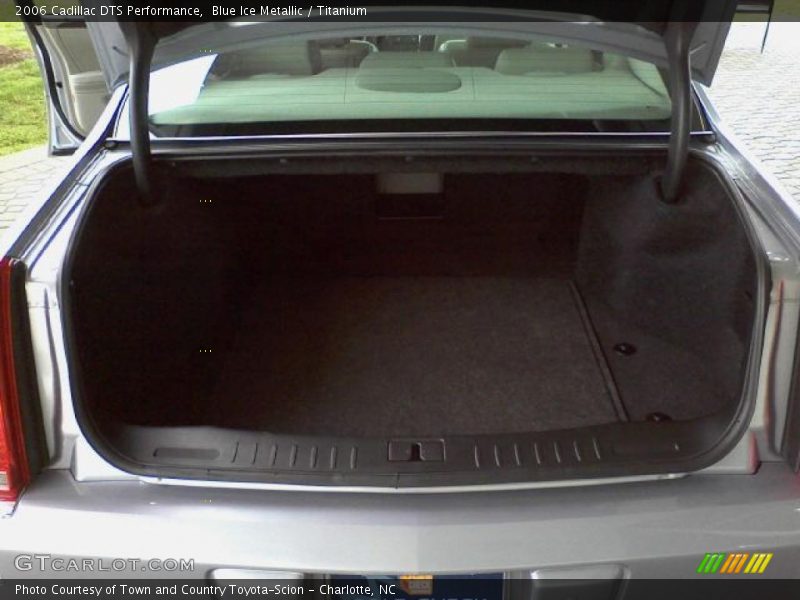 Blue Ice Metallic / Titanium 2006 Cadillac DTS Performance