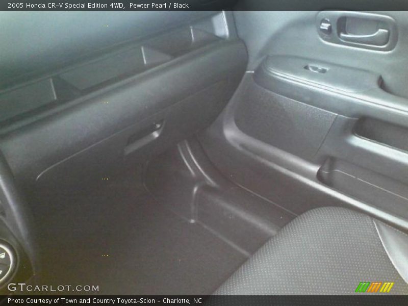Pewter Pearl / Black 2005 Honda CR-V Special Edition 4WD