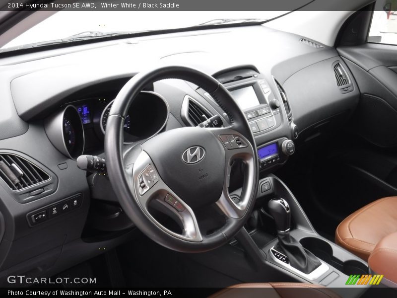 Winter White / Black Saddle 2014 Hyundai Tucson SE AWD