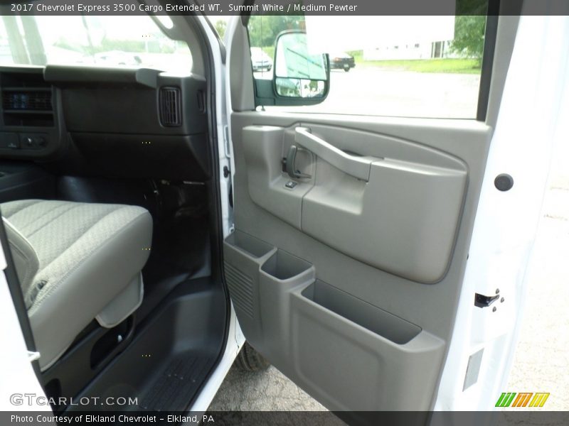 Summit White / Medium Pewter 2017 Chevrolet Express 3500 Cargo Extended WT