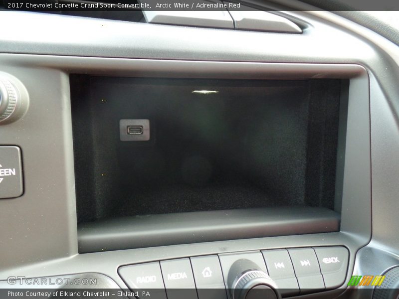 Arctic White / Adrenaline Red 2017 Chevrolet Corvette Grand Sport Convertible