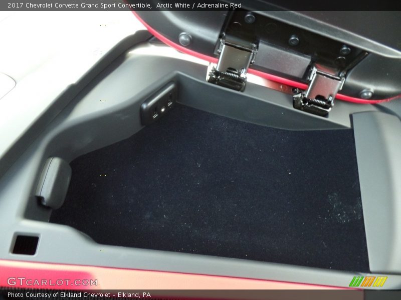 Arctic White / Adrenaline Red 2017 Chevrolet Corvette Grand Sport Convertible