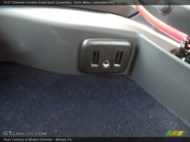 Arctic White / Adrenaline Red 2017 Chevrolet Corvette Grand Sport Convertible