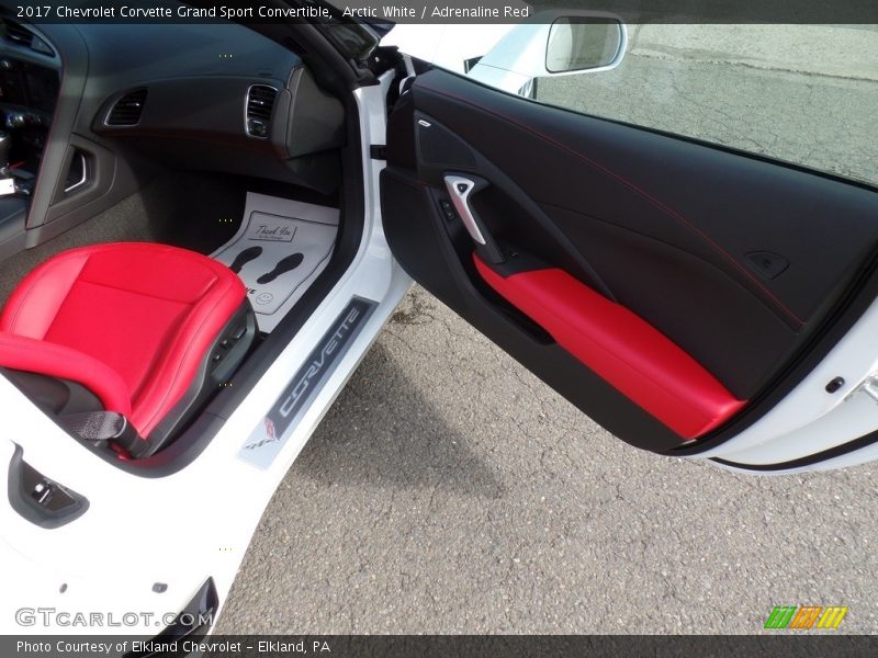 Arctic White / Adrenaline Red 2017 Chevrolet Corvette Grand Sport Convertible