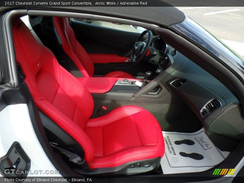 Arctic White / Adrenaline Red 2017 Chevrolet Corvette Grand Sport Convertible