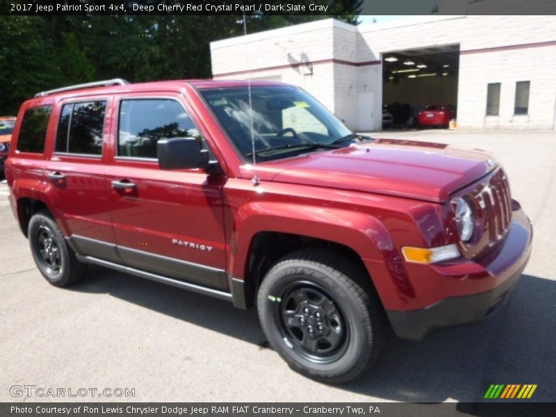 Front 3/4 View of 2017 Patriot Sport 4x4