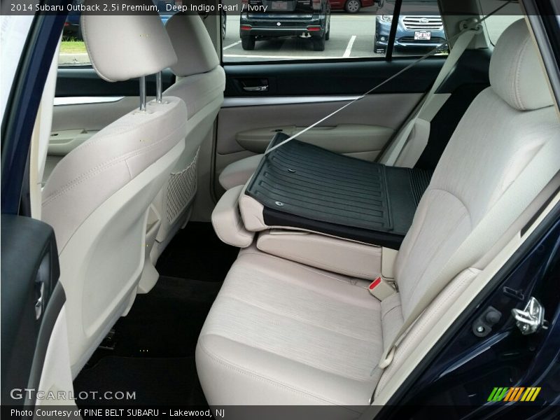 Deep Indigo Pearl / Ivory 2014 Subaru Outback 2.5i Premium