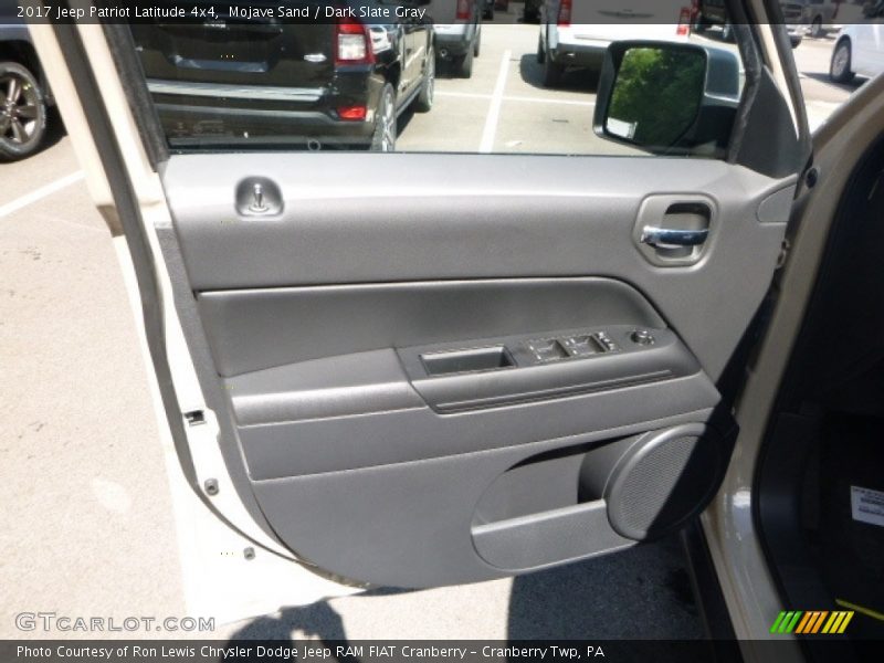 Mojave Sand / Dark Slate Gray 2017 Jeep Patriot Latitude 4x4