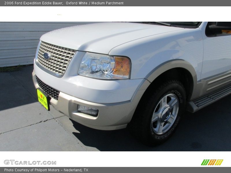 Oxford White / Medium Parchment 2006 Ford Expedition Eddie Bauer