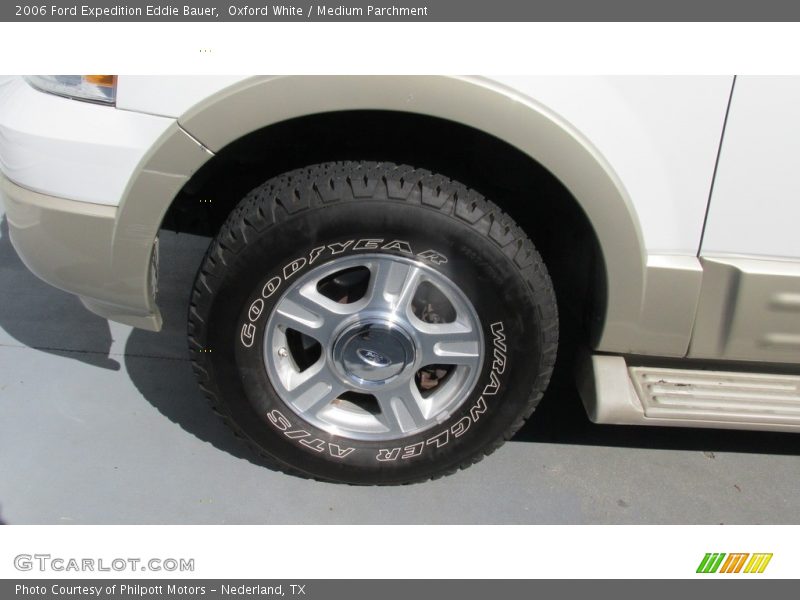 Oxford White / Medium Parchment 2006 Ford Expedition Eddie Bauer